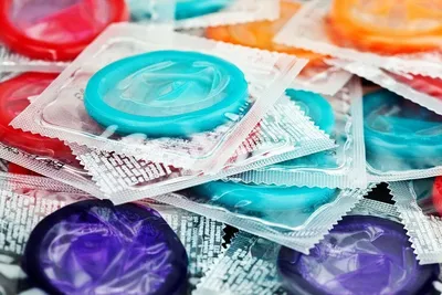 condoms  ಇದೇ ಕಾರಣಕ್ಕೆ ಫ್ಲೇವರ್ಸ್ ಕಾಂಡೋಮ್ ಗಳು ಇರೋದು  ಇದನ್ನು ಯೂಸ್ ಮಾಡಬಹುದಾ 