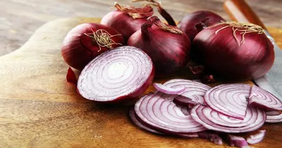onion benefits  ಈರುಳ್ಳಿ ತಿನ್ನುವುದರಿಂದ ಈ ರೋಗಗಳು ಬರಲ್ವಂತೆ  ಇಲ್ಲಿದೆ ನೋಡಿ ಹೆಲ್ತ್ ಟಿಪ್ಸ್