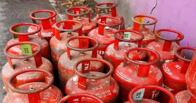 lpg ಗ್ರಾಹಕರೇ ಗಮನಿಸಿ  ಮುಂದಿನ ತಿಂಗಳಿಂದ ಸಬ್ಸಿಡಿ ಬೇಕಂದ್ರೆ ತಕ್ಷಣ ಈ ಕೆಲಸ ಮಾಡಿ   