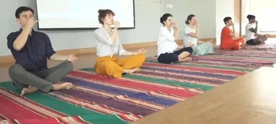 yoga class  ಜಪಾನ್ ವಿಧ್ಯಾರ್ಥಿಗಳಿಗೆ ಯೋಗ ತರಬೇತಿ ನೀಡಿದ ಉಜಿರೆಯ ಕಾಲೇಜು 