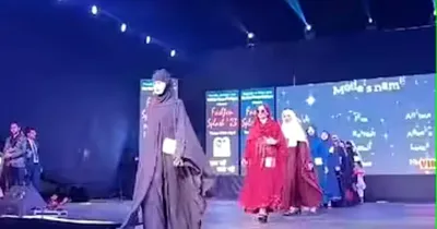 muslim girls ramp walk  ಕಾಲೇಜಲ್ಲಿ ಬುರ್ಖಾ ಹಾಕಿ ಕ್ಯಾಟ್ ವಾಕ್ ಮಾಡಿದ ಮುಸ್ಲಿಂ ಹುಡುಗಿಯರು   ವಿಚಾರ ತಿಳಿದು ಮುಸ್ಲಿಂ ಸಂಘಟನೆ ಏನು ಮಾಡ್ತು ಗೊತ್ತಾ  