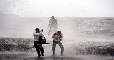 school holiday   ಭಾರೀ  ಮಳೆ  ಇಂದು ರಾಜ್ಯದ ಈ 6 ತಾಲೂಕಿನ ಶಾಲೆಗಳಿಗೆ  ʼಮಳೆʼ ರಜೆ