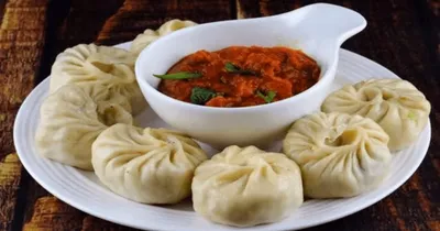 momos  ಹೆಚ್ಚುವರಿ ಮೋಮೋಸ್ ಸಾಸ್ ಕೇಳಿದಕ್ಕೆ ಗ್ರಾಹಕನ ಮೇಲೆ ಚಾಕುವಿನಿಂದ ಇರಿತ   