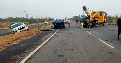 deadly accident  ನಿಂತಿದ್ದ ಕಾರುಗಳಿಗೆ ಲಾರಿ ಡಿಕ್ಕಿ  ಪ್ರವಾಸಕ್ಕೆಂದು ಹೊರಟವರು ಸ್ಥಳದಲ್ಲೇ ಮೃತ್ಯು   