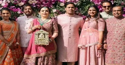 ambani family  ಇಷ್ಟೆಲ್ಲಾ ಓದಿದಾರ ಅಂಬಾನಿ ಕುಟುಂಬದವರು   ಅಂಬಾನಿ ಕುಟುಂಬ ಸದಸ್ಯರ ಶೈಕ್ಷಣಿಕ ಅರ್ಹತೆಗಳು ಎಲ್ಲರನ್ನು ಅಚ್ಚರಿಗೀಡು ಮಾಡಿವೆ   ನೀವು ಒಮ್ಮೆ ನೋಡಿ