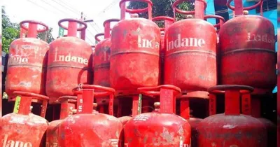 lpg cylinder price  lpg ಸಿಲಿಂಡರ್ ದರದಲ್ಲಿ ಮತ್ತೆ ಇಳಿಕೆ   ಹೊಸ ವರ್ಷಕ್ಕೆ ಮತ್ತೊಂದು ಗಿಫ್ಟ್