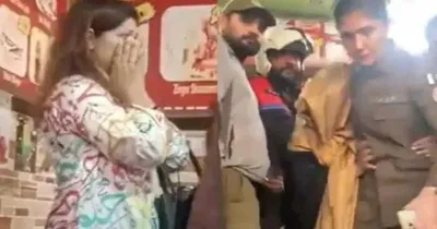 viral video  ಅರೇಬಿಕ್‌ ಬರಹದ ಉಡುಪು ಧರಿಸಿದ ಮಹಿಳೆ  ಆಕ್ರೋಶಗೊಂಡ ಜನಸಮೂಹ